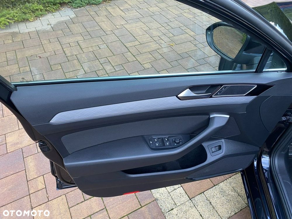 Volkswagen Passat - 24