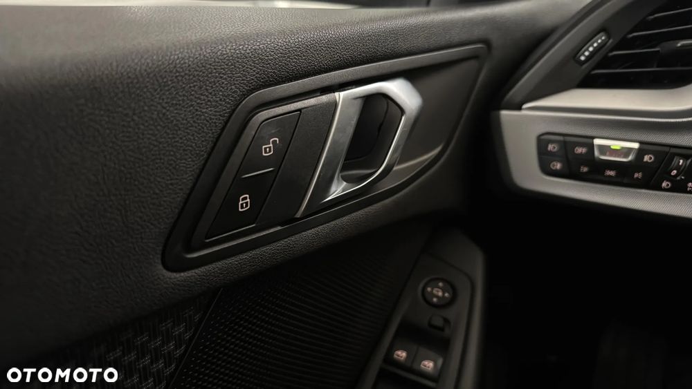 BMW Seria 1 118i Advantage - 12