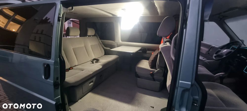 Volkswagen Transporter - 14