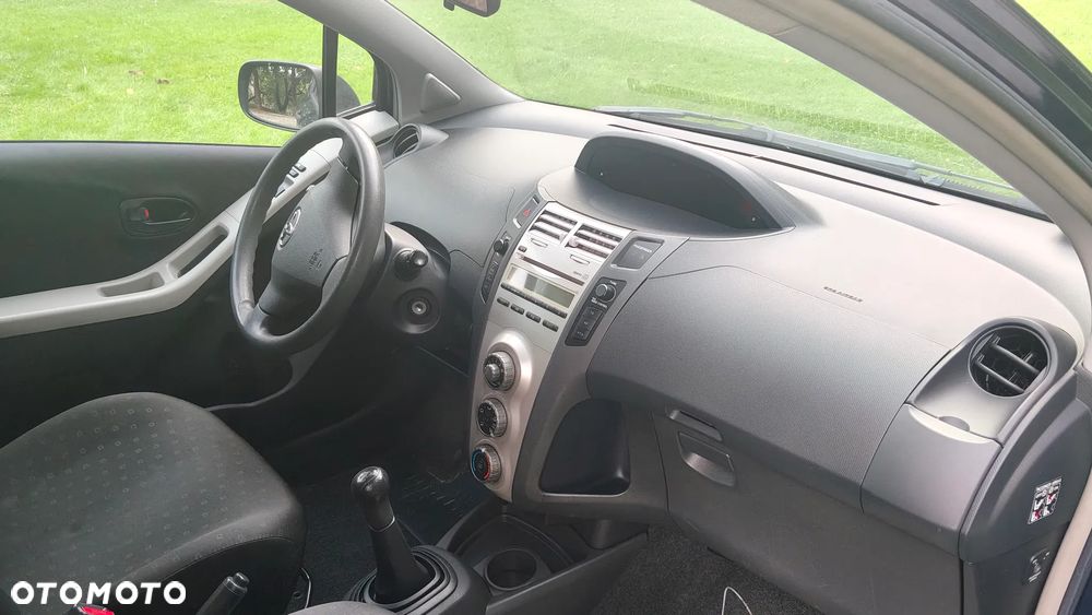 Toyota Yaris 1.0 Luna A/C - 3