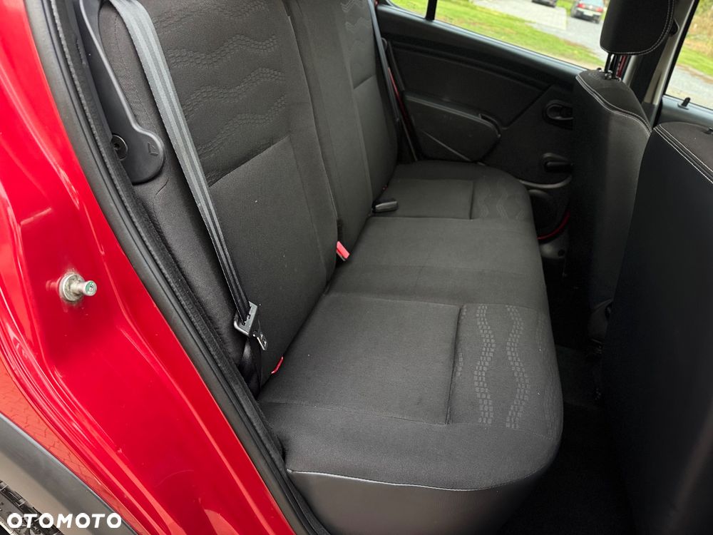 Dacia Sandero Stepway 1.6 - 13