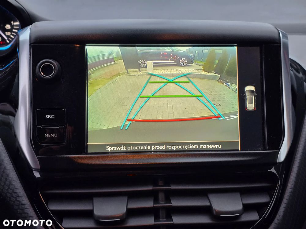 Peugeot 2008 1.2 Pure Tech Allure S&S EAT6 - 29