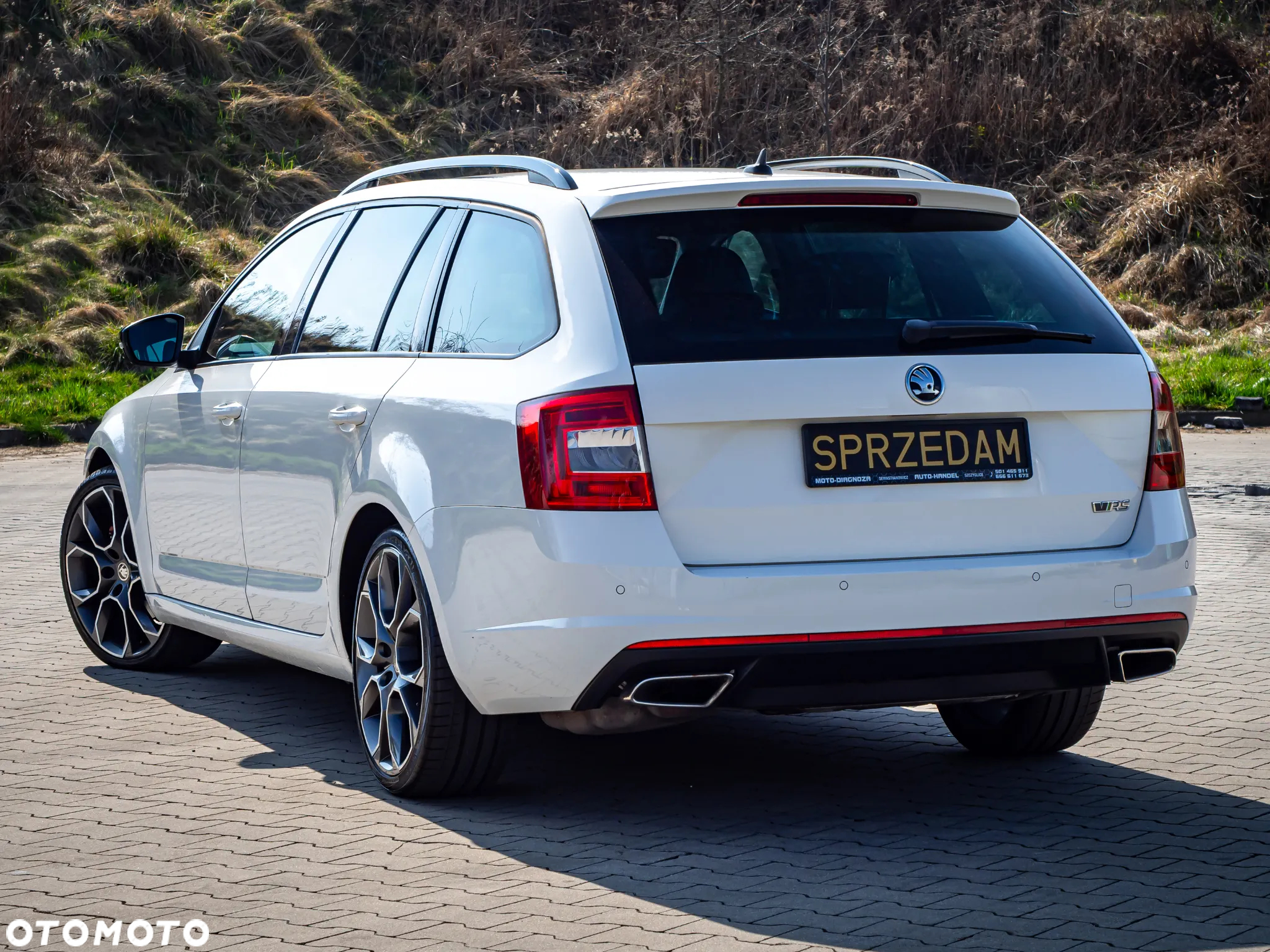 Skoda Octavia Combi 2.0 TDI DSG RS - 12