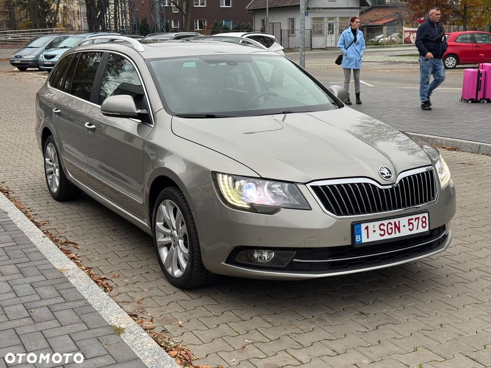 Skoda Superb 2.0 TDI Elegance DSG - 4