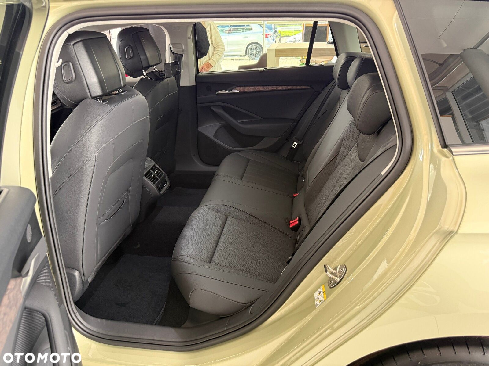 Skoda Superb 2.0 TDI SCR 4x4 L&K DSG - 12