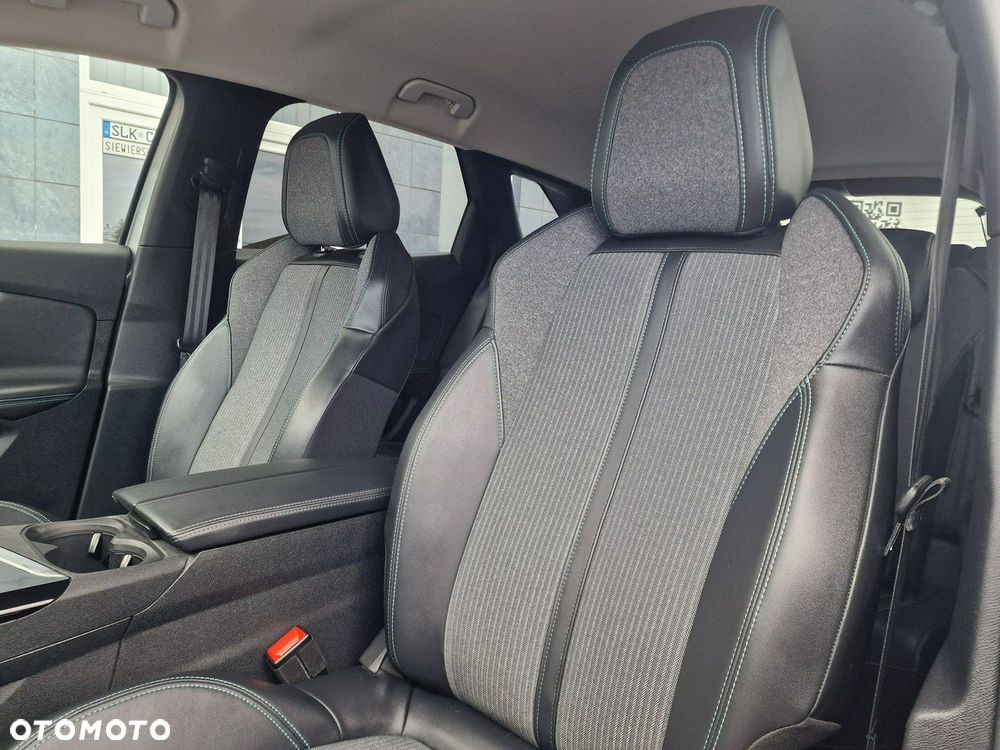 Peugeot 3008 1.6 PureTech Hybrid PHEV Allure S&S EAT8 - 22