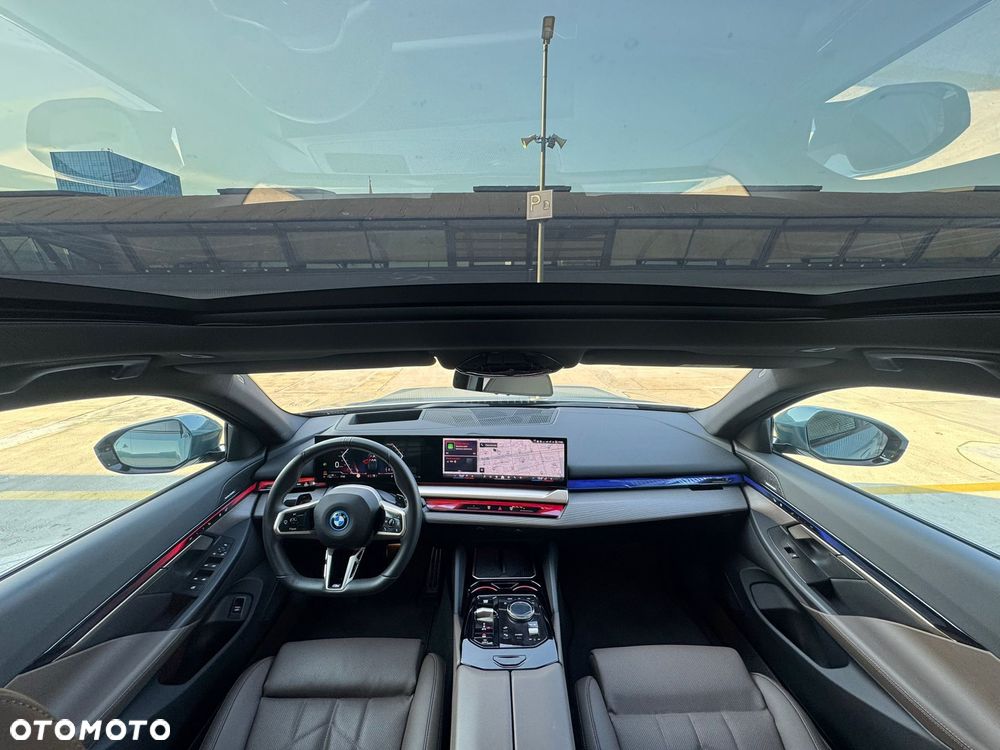 BMW Seria 5 550e xDrive PHEV M Sport - 23