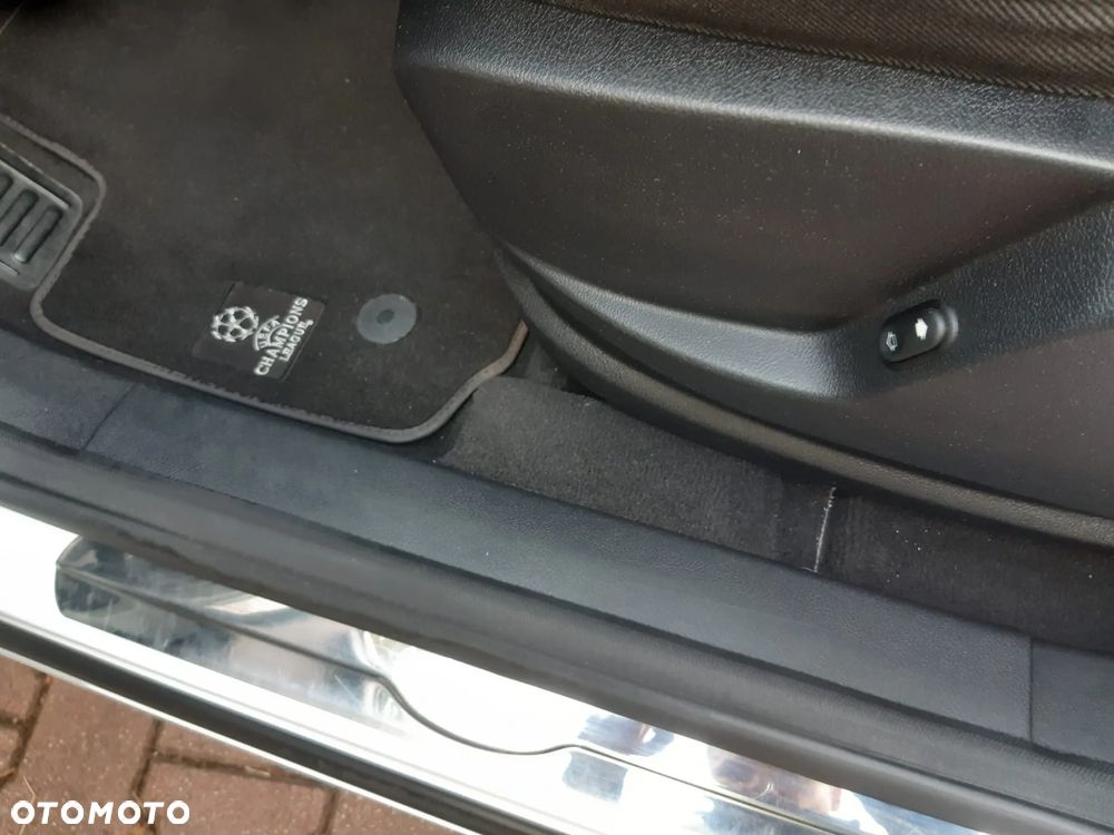 Ford S-Max - 11