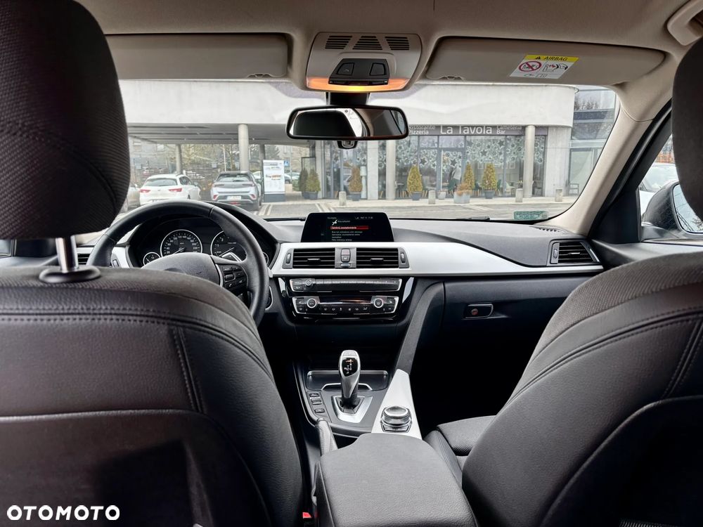 BMW Seria 3 320i xDrive Advantage - 8