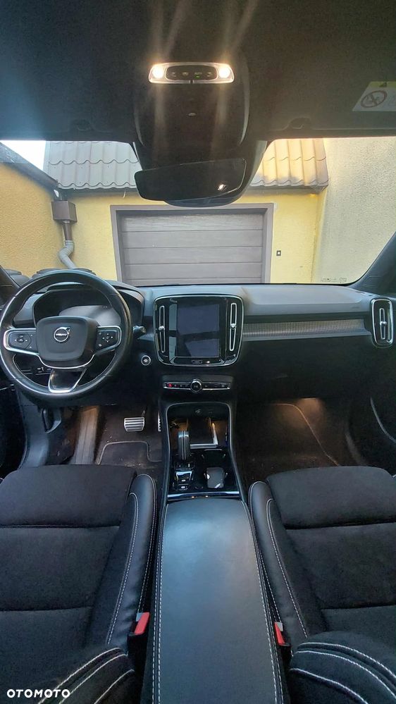 Volvo XC 40 T4 Plug-In Hybrid R-Design - 11