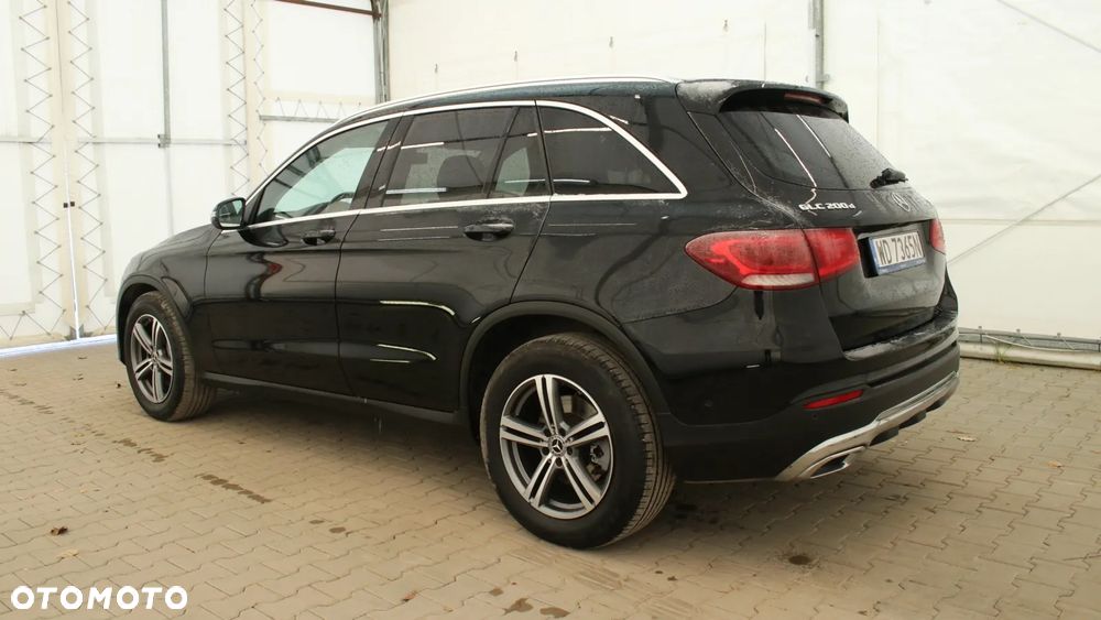 Mercedes-Benz GLC 200 d 4-Matic Business Edition - 3