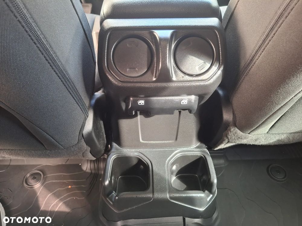 Jeep Wrangler Unlimited GME 2.0 Turbo Sport - 16