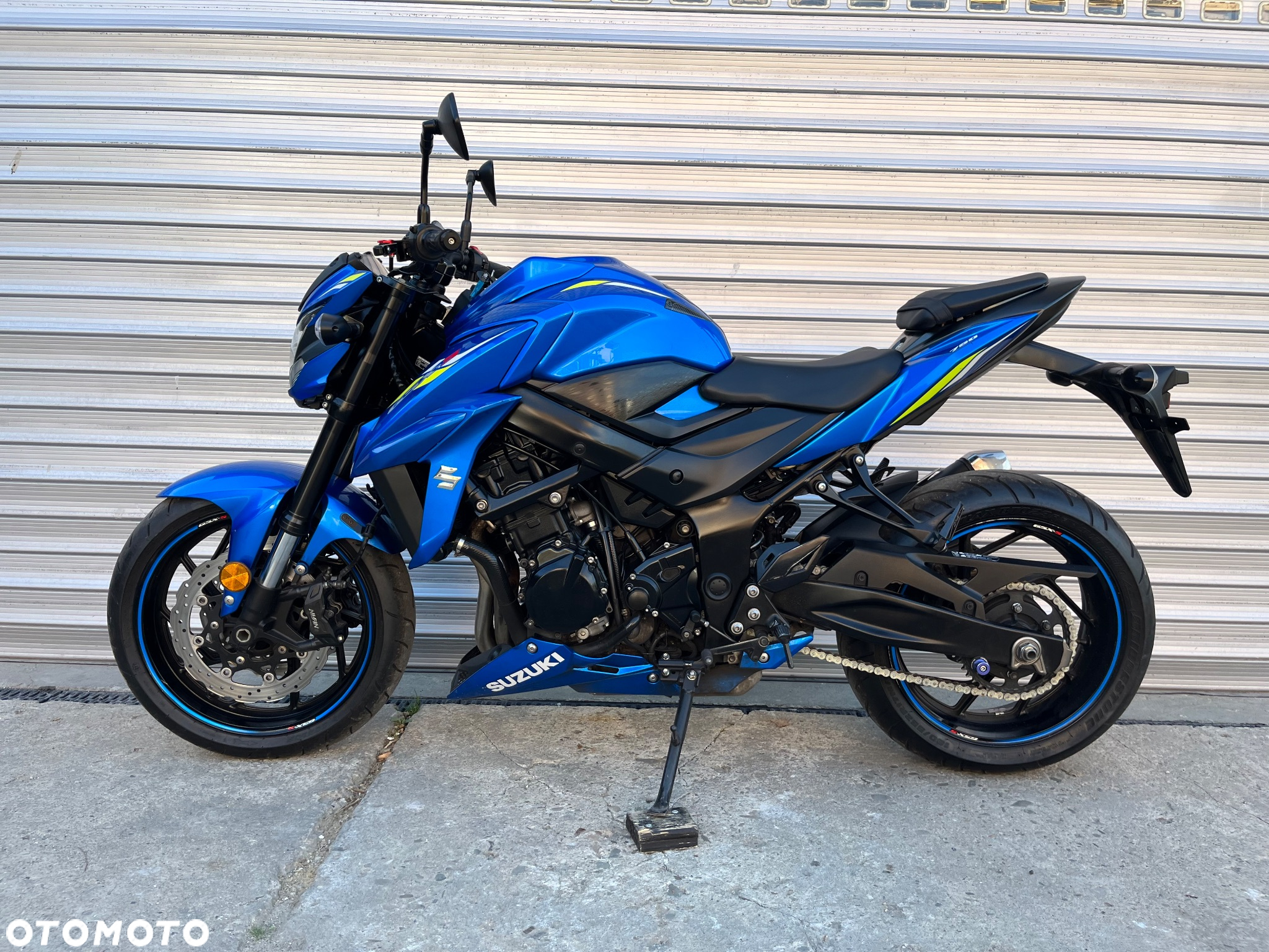 Suzuki GSX - 24