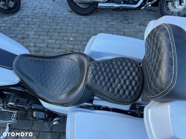 Harley-Davidson Touring Road Glide - 3