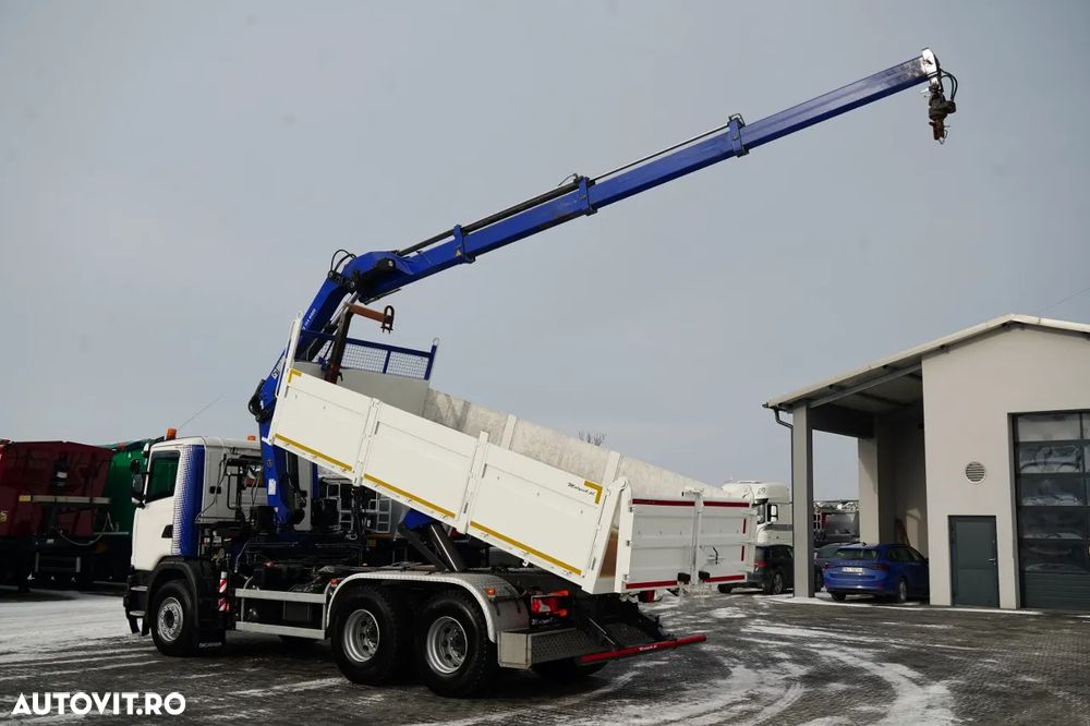 Scania G 370 / 6x4 / BASCULĂ SPATE + HIAB 144E S-3 HDS / RADIOCOMANDĂ / ROTATOARE / FURCĂ PENTRU PALEȚI / EURO 6 / - 3