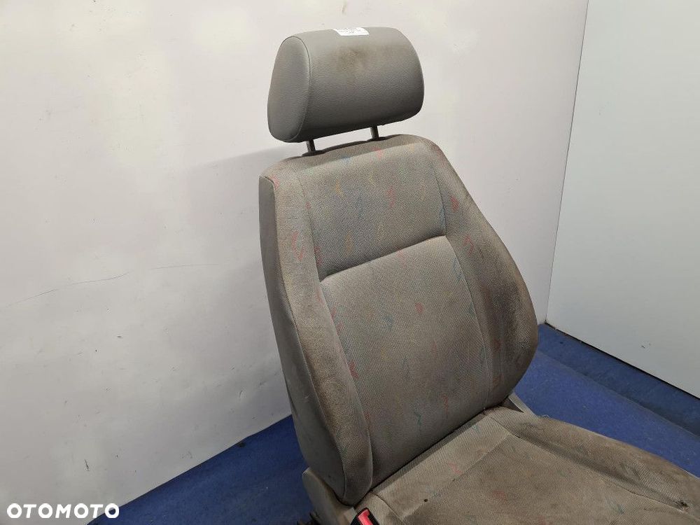 VOLKSWAGEN CADDY III FOTEL KIEROWCY. - 6