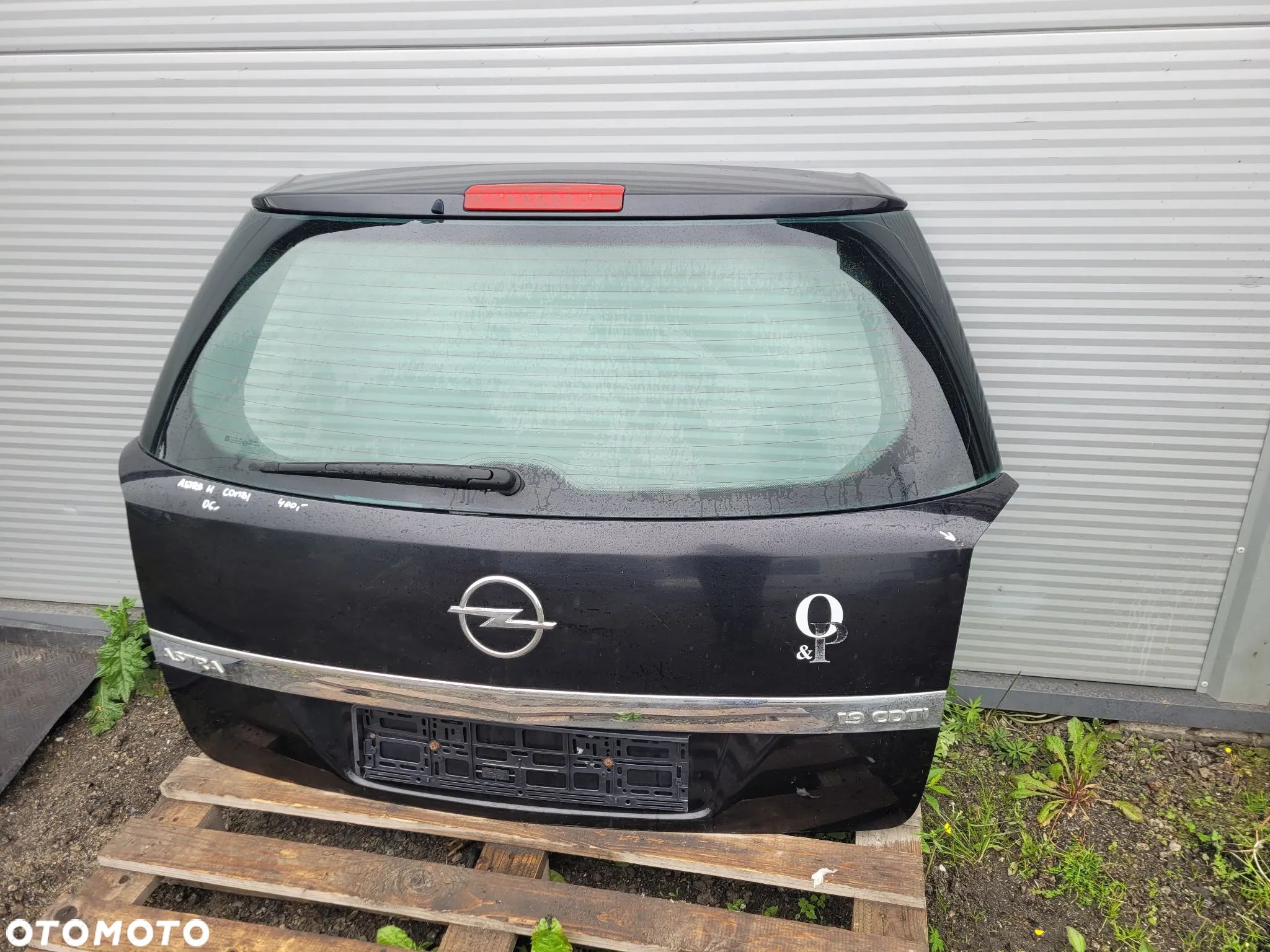 Opel Astra H kombi 06r Klapa bagaznika - 1