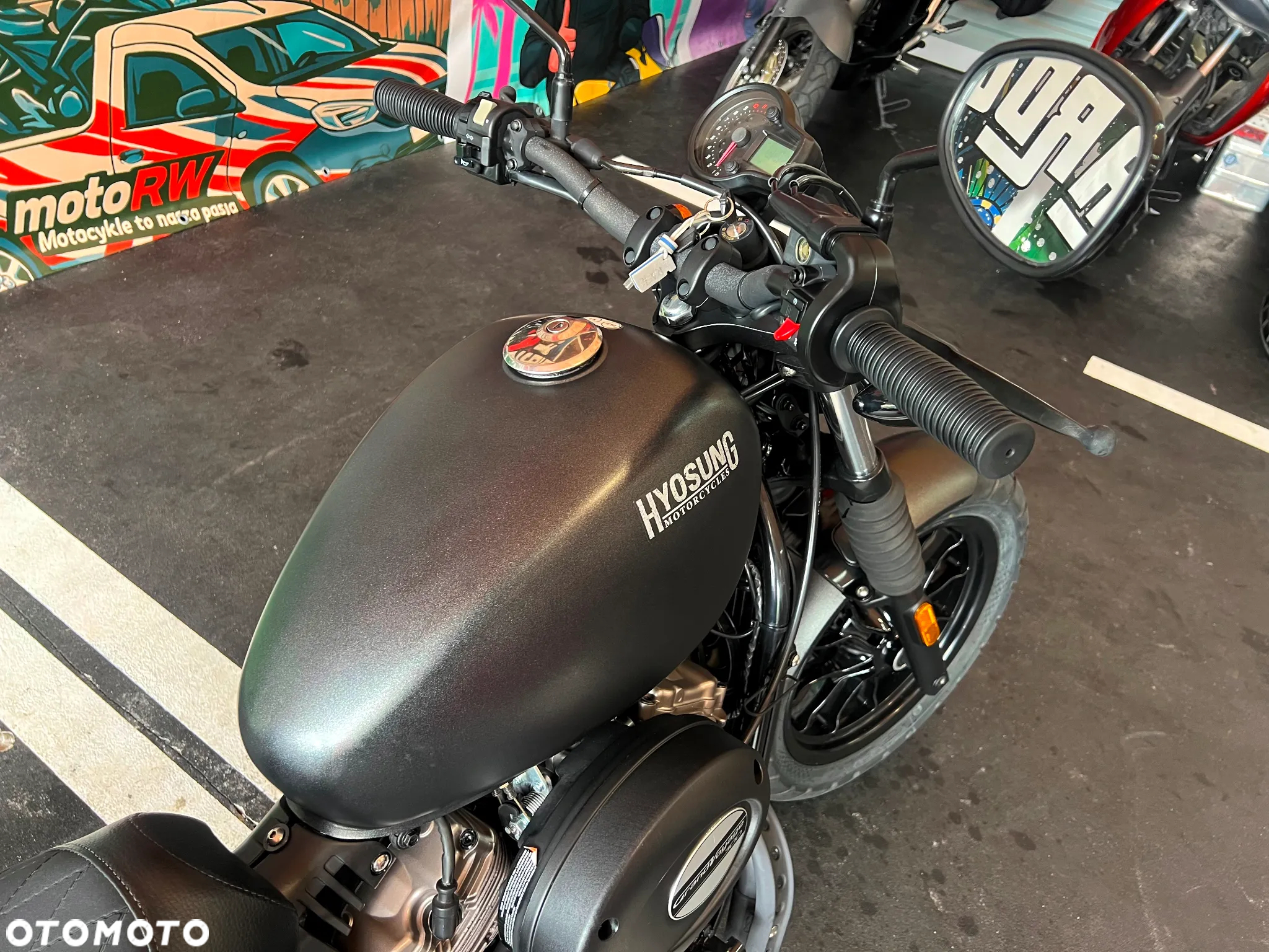 Hyosung GV - 16