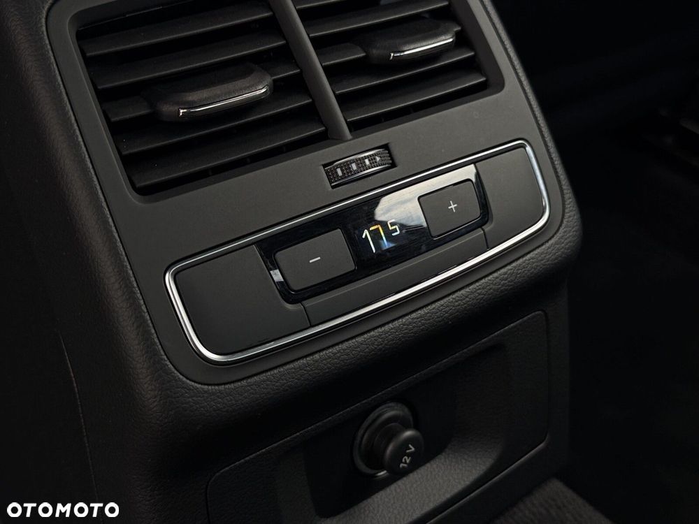 Audi A4 Limousine 35 TFSI mHEV S Line S tronic - 14