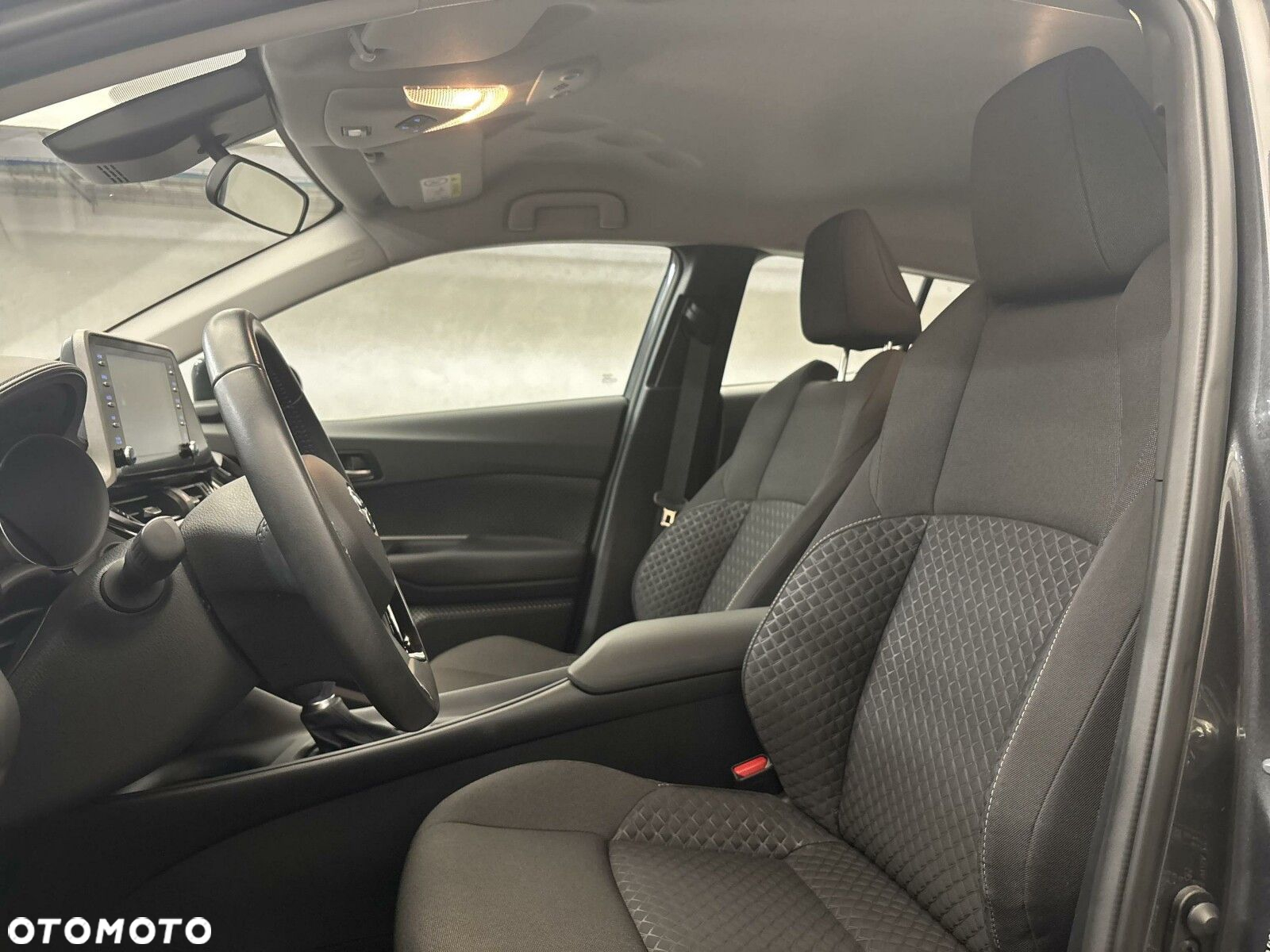 Toyota C-HR - 12