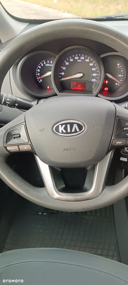 Kia Rio 1.2 Attract - 13