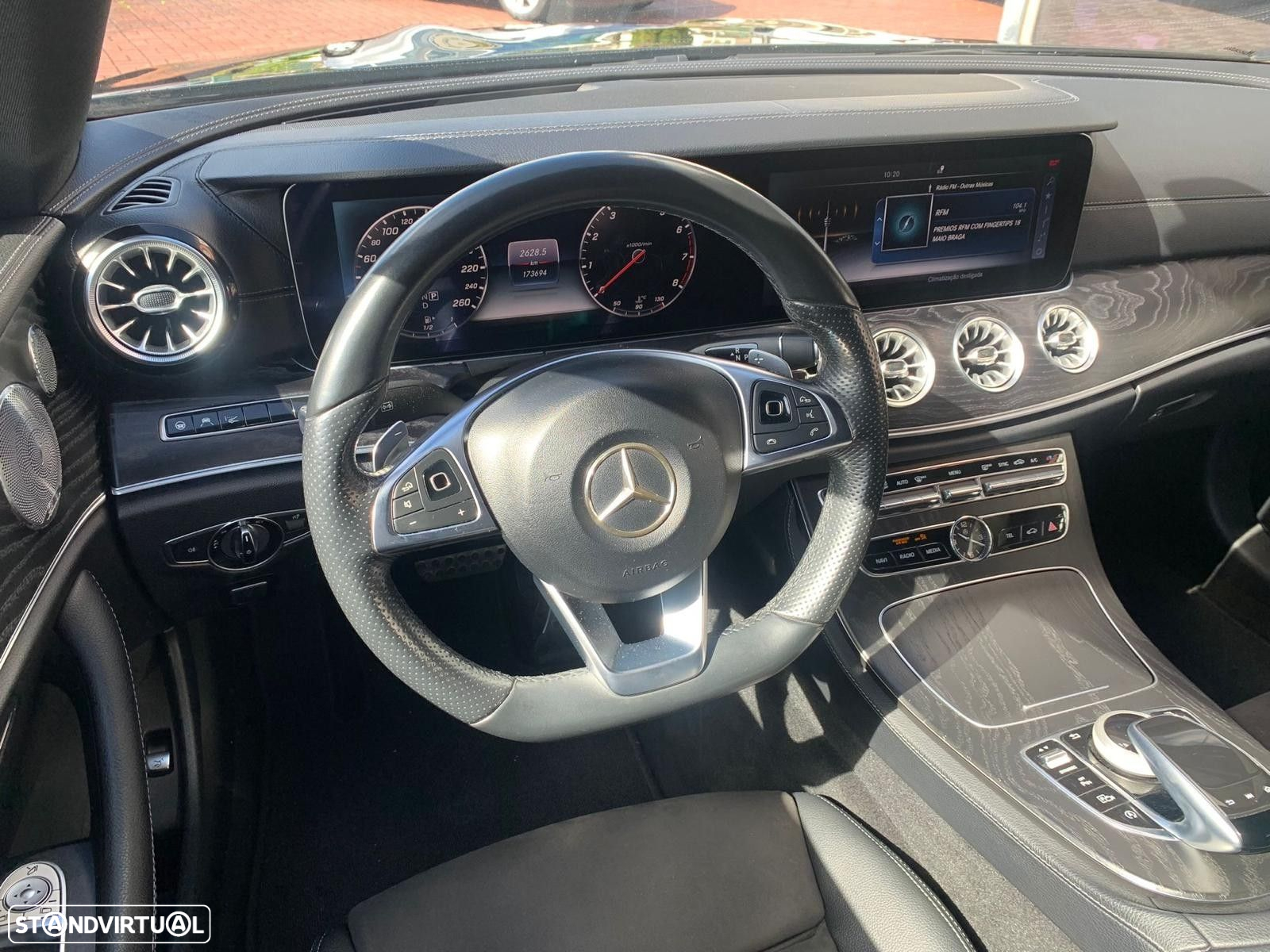 Mercedes-Benz E 300 AMG Line - 11