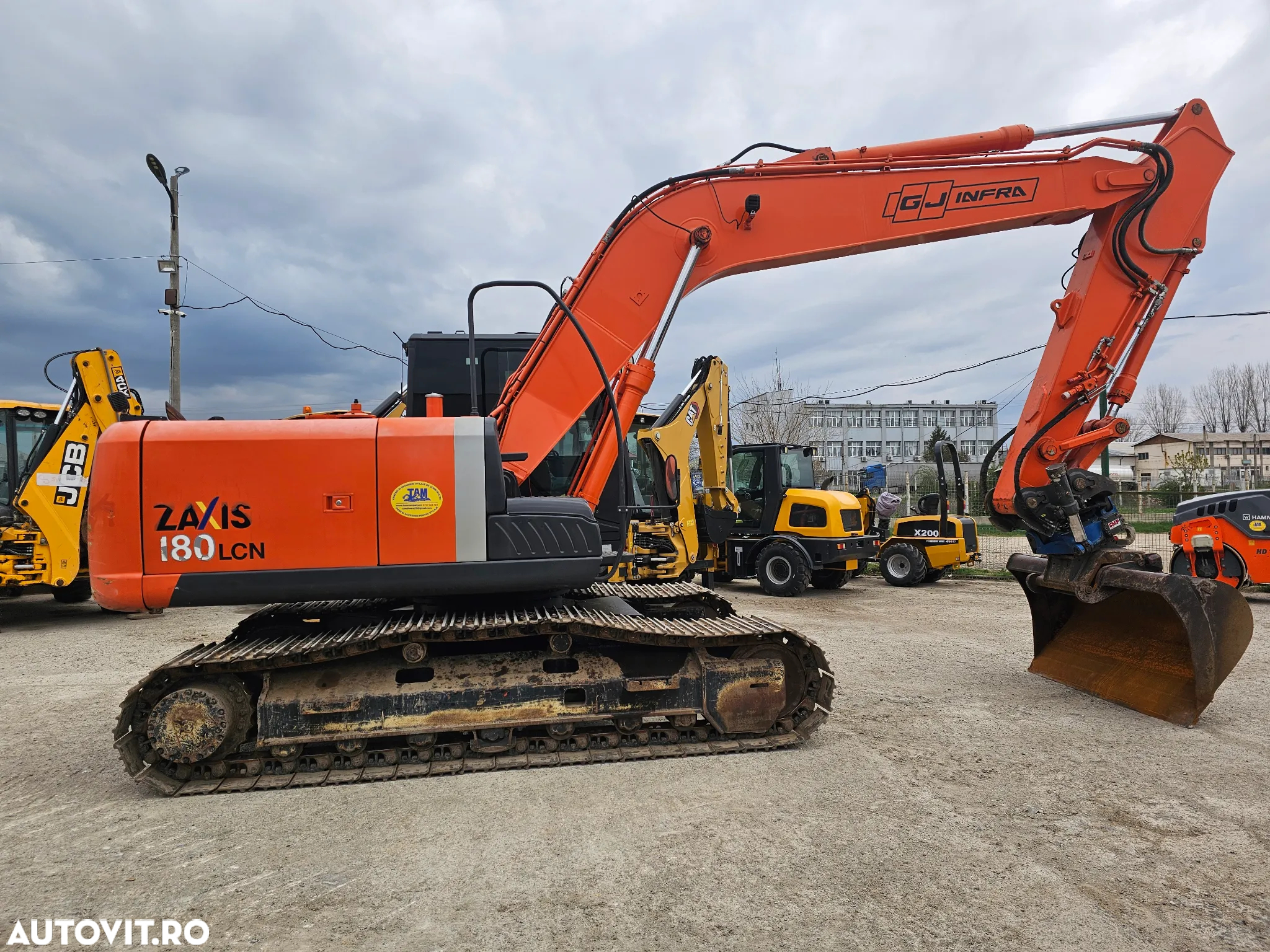 Hitachi ZX 180 LCN Rototilt , import recent , excavator pe senile compact - 9