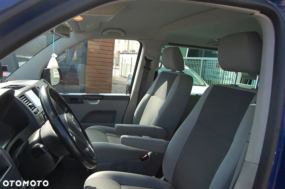 Volkswagen Caravelle - 36