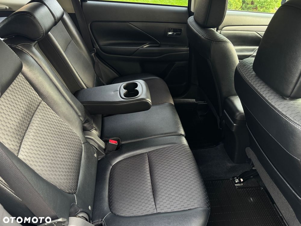 Mitsubishi Outlander 2.2 DID Intense - 25
