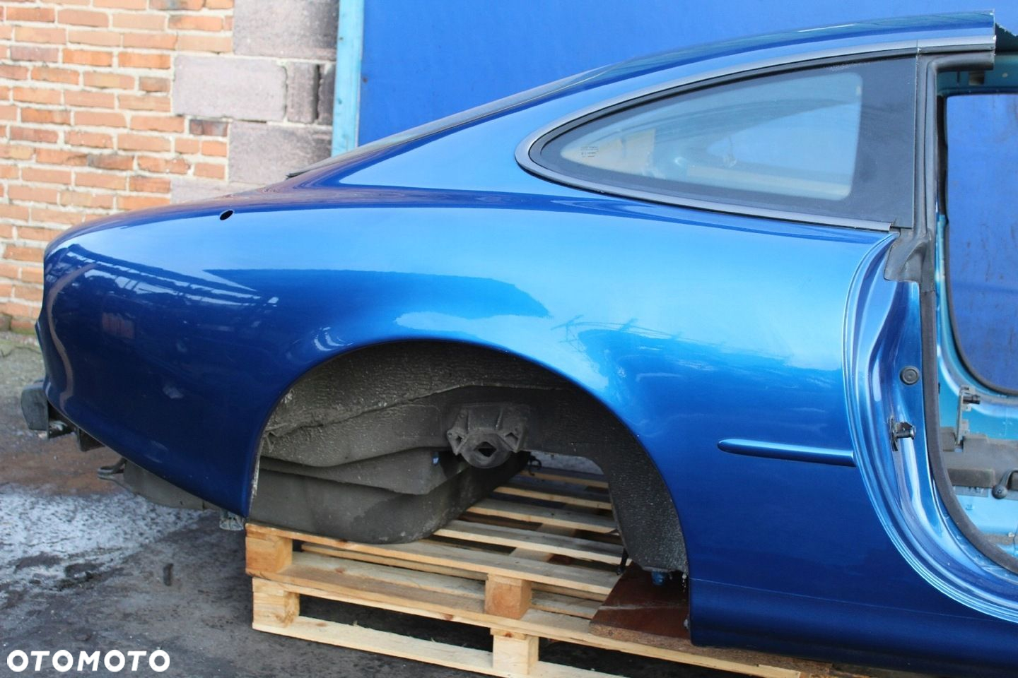 Tył karoserii ćwiartka błotnik pas tylny Jaguar XKR XK8 XK X100 1998r - 3