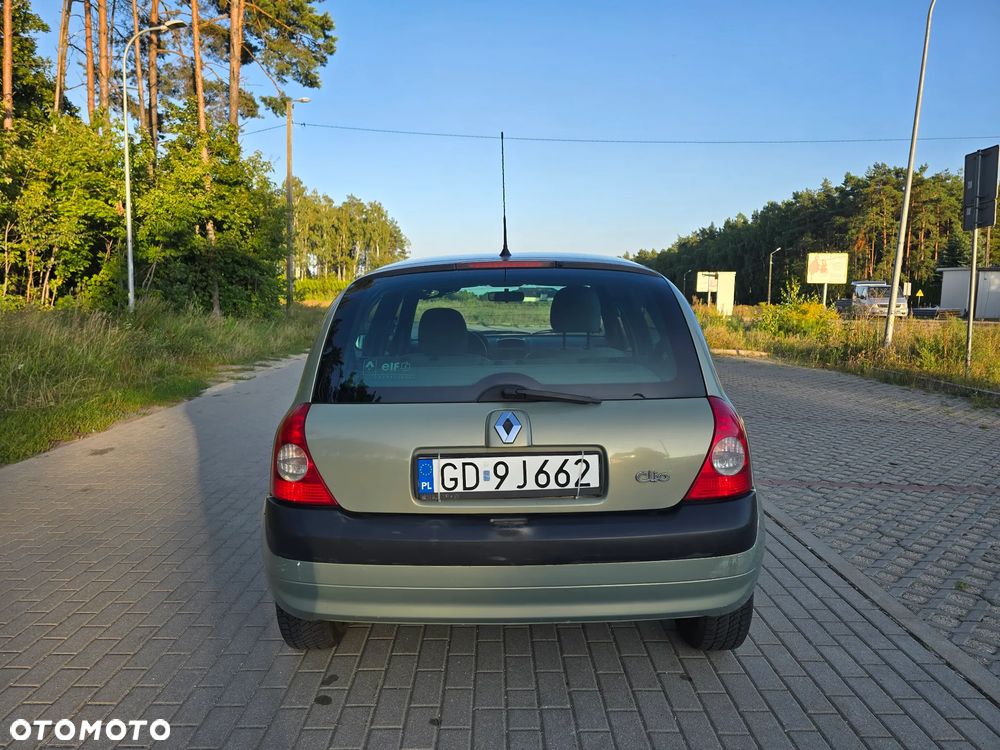 Renault Clio - 12