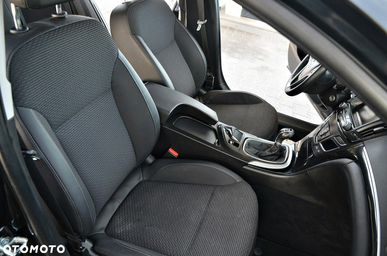 Opel Insignia - 18