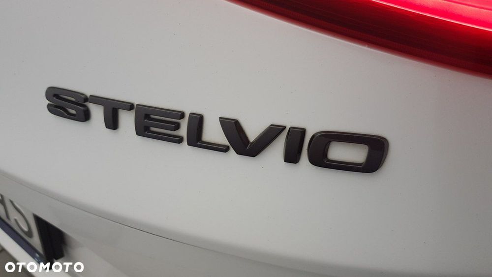 Alfa Romeo Stelvio - 13