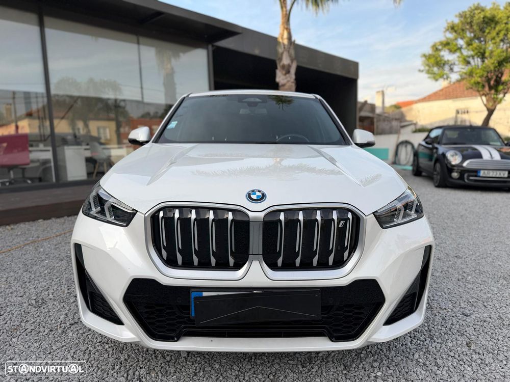 BMW iX1 xDrive30 M Sport Pack - 2