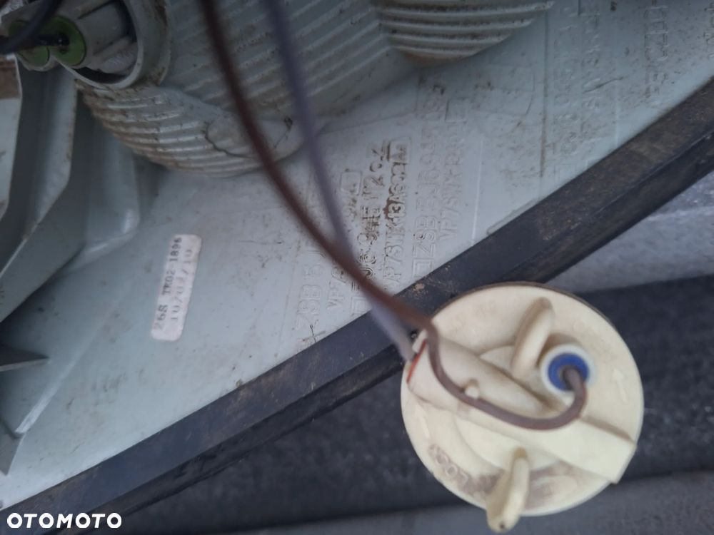 skoda fabia II lampa tył org  prawa euro poznan - 4