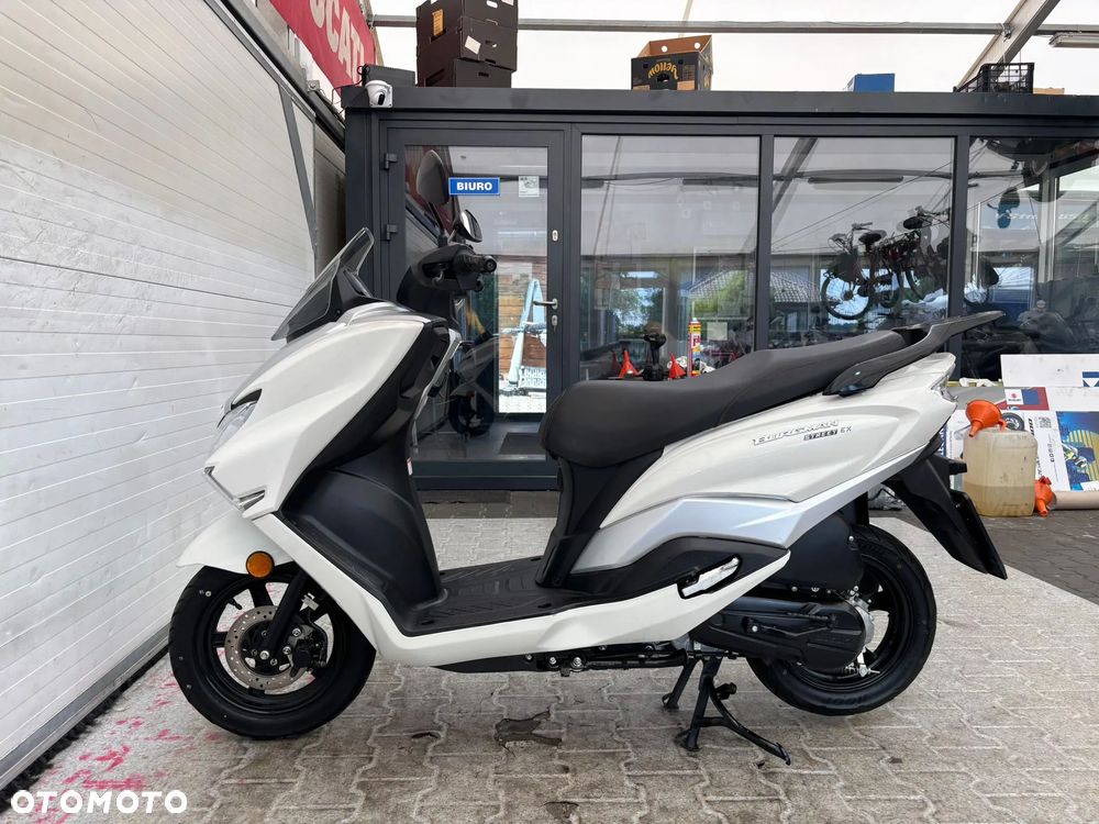 Suzuki Burgman - 16