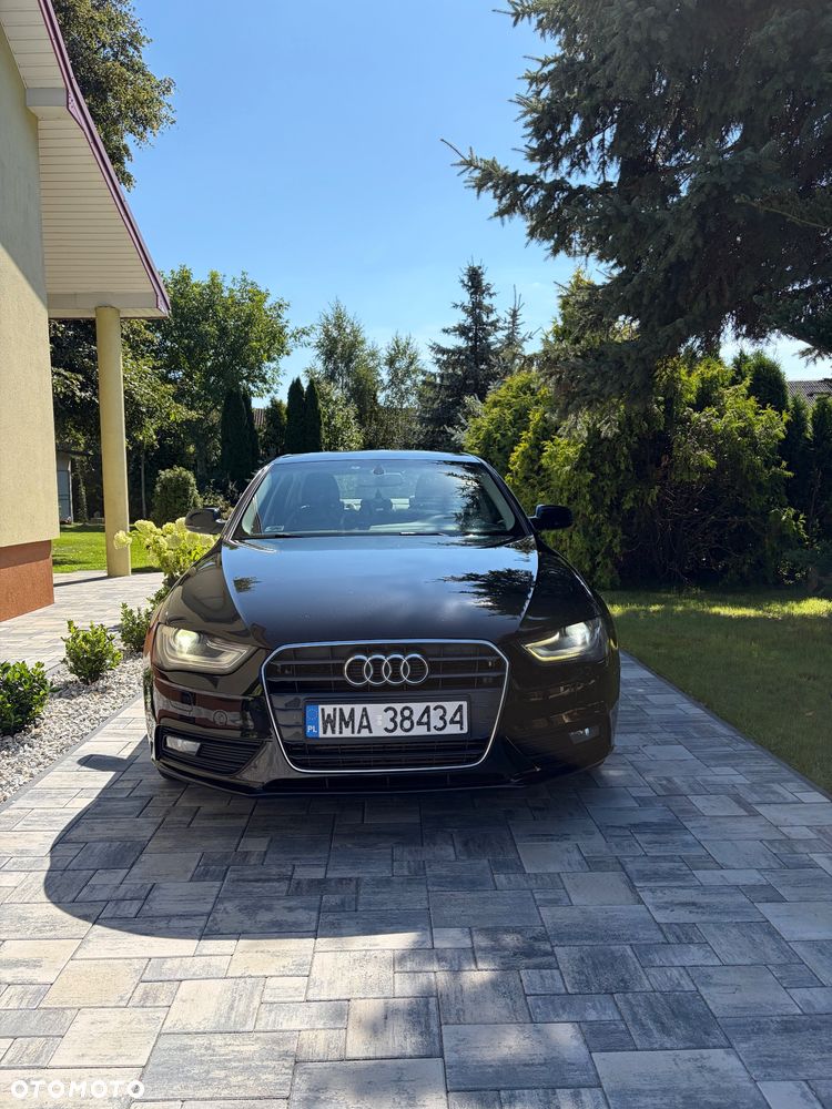 Audi A4 Limousine - 3