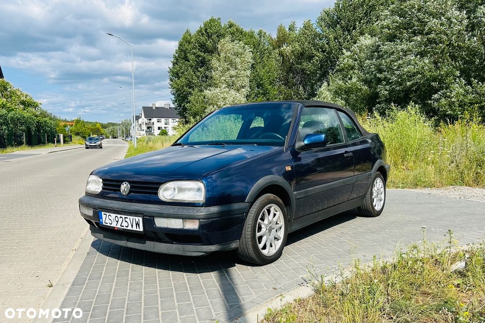 Volkswagen Golf Cabrio - 1