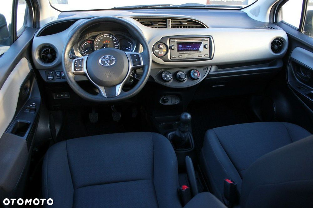 Toyota Yaris - 10