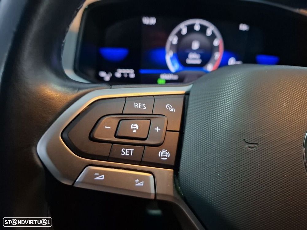 VW T-Roc 1.0 TSI Urban - 17