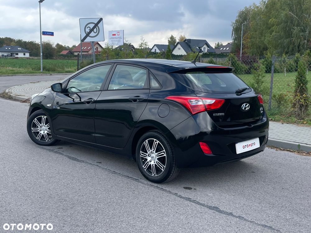 Hyundai i30 blue 1.6 CRDi Style - 21