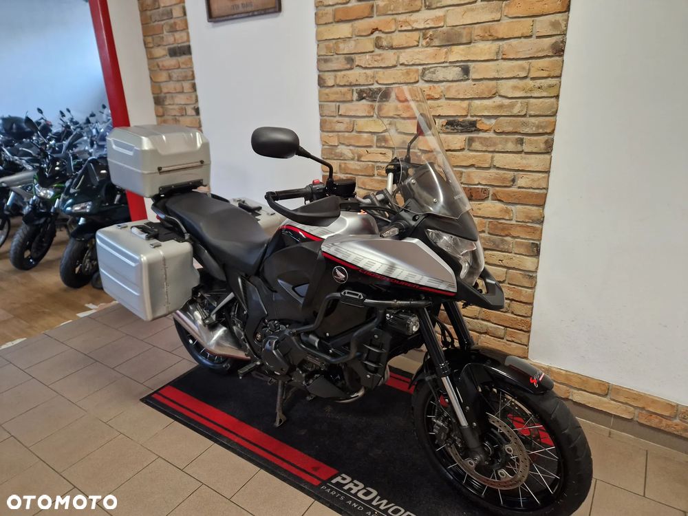 Honda VFR - 2