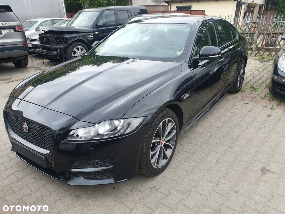 Jaguar XF 20d R-Sport - 3