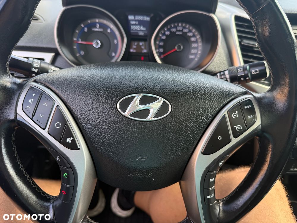 Hyundai i30 blue 1.6 CRDi YES Gold - 32