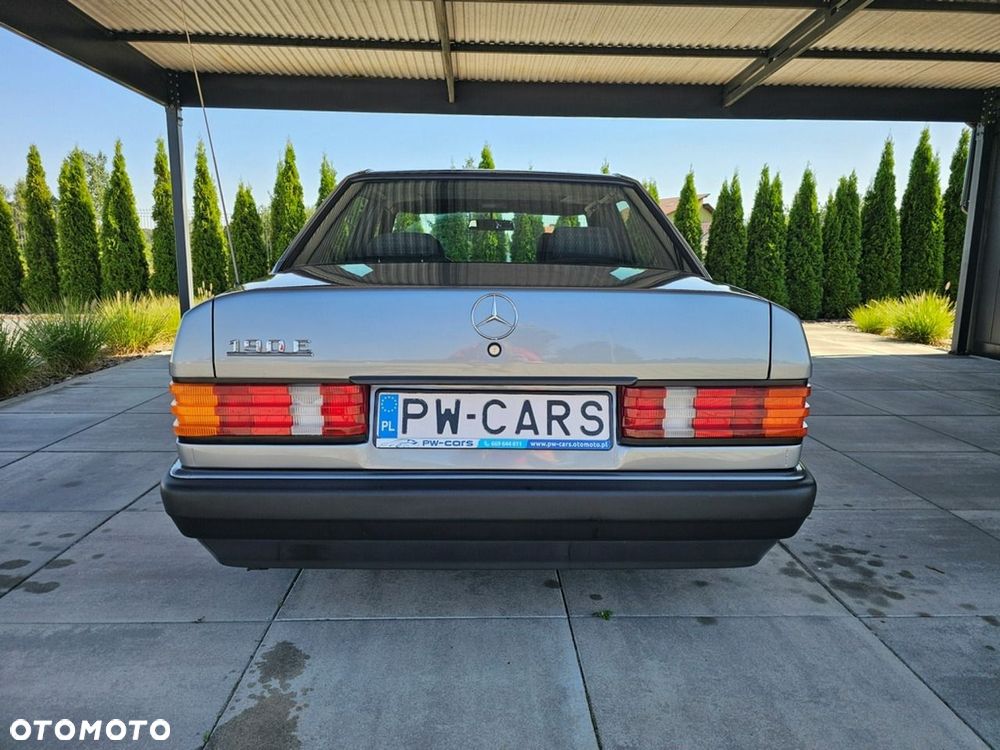 Mercedes-Benz W201 (190) - 8