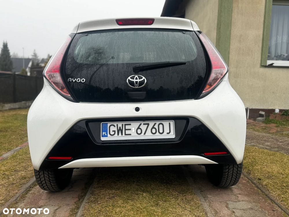 Toyota Aygo x-play touch - 8
