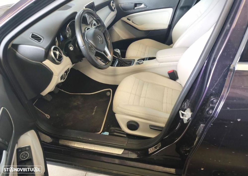 Mercedes-Benz GLA 180 - 5