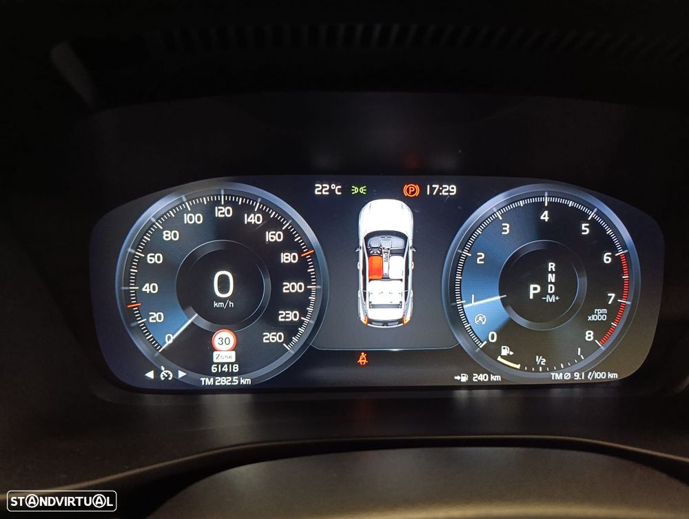Volvo XC 40 1.5 T2 Momentum Geartronic - 13