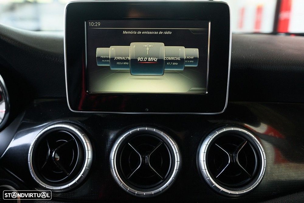 Mercedes-Benz CLA 180 d Shooting Brake Urban - 48