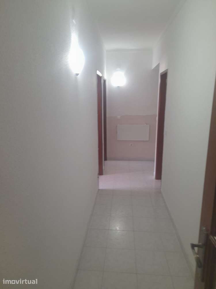 1º andar pronto a habitar optimas areas muito bom estado Barreiro - Grande imagem: 3/22